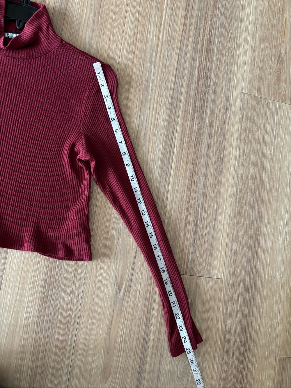 REFORMATION Turtleneck Crop Top Burgundy Ribbed Knit Women M 90s Grunge Preppy - Picture 7 of 11